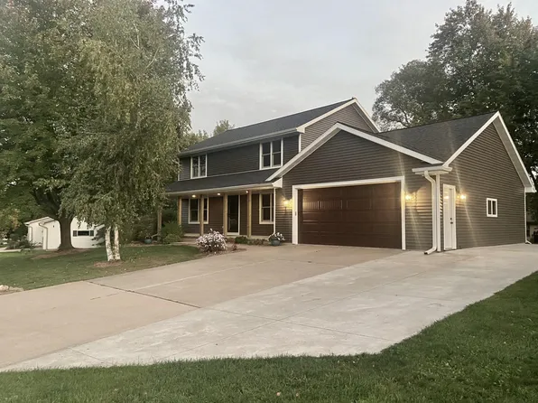 133 Crystal Springs Dr, Hortonville, WI 54944