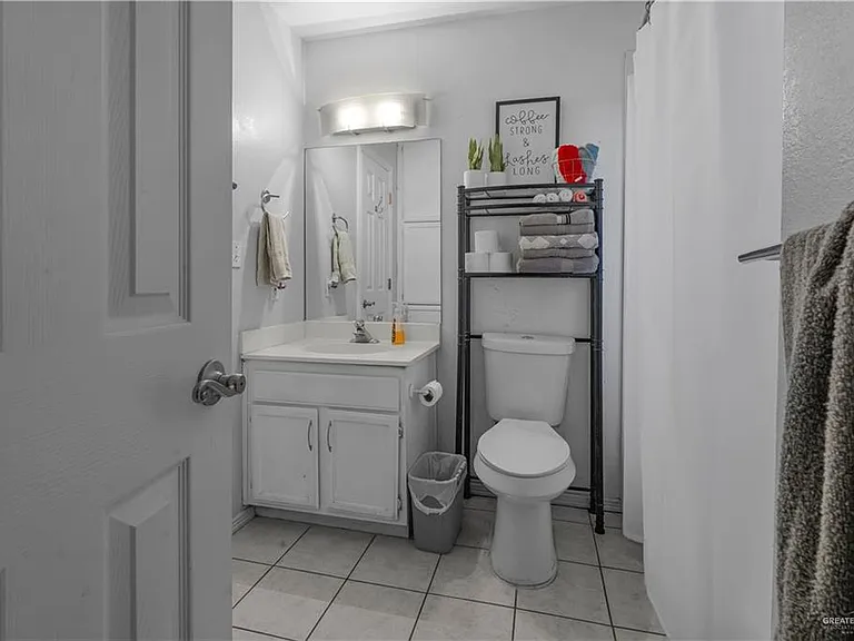 1804 Oasis Ave — Photo 14