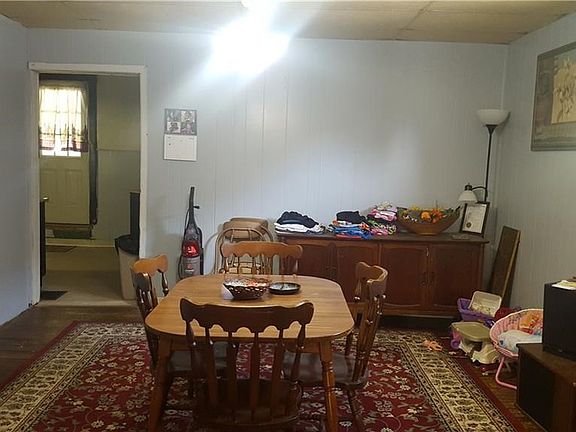 4th image of 822 N Main Ave