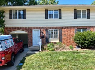 7000 NW Chapel Woods Ln #7000, Kansas City, MO 64152
