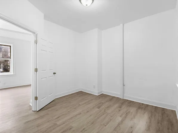 137 Kensington Avenue image 10 of 11