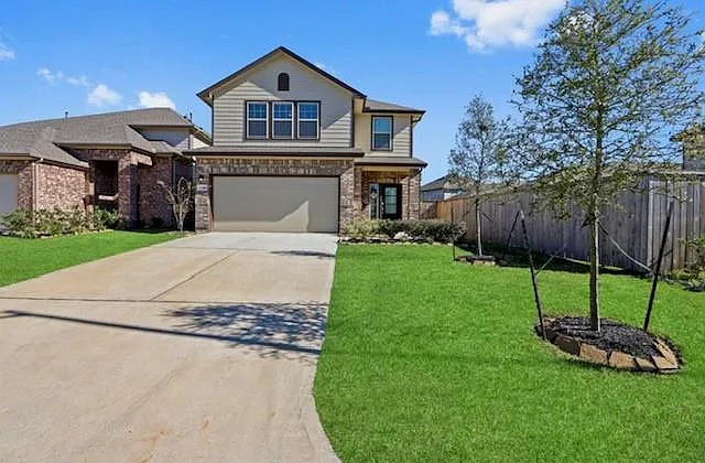 4 bed, 2.5 bath, 2260 sqft, $3,250 — Photo 4