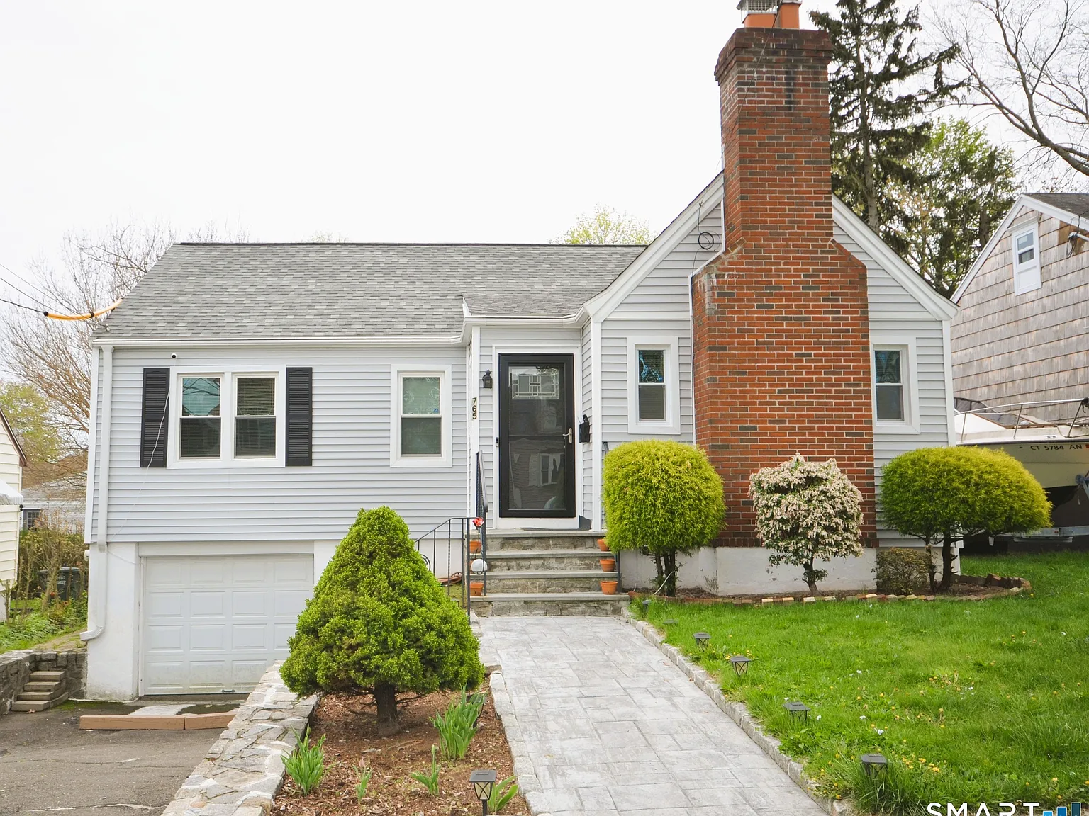 3 bed, 1.0 bath, 1094 sqft, $3,600 — Photo 1