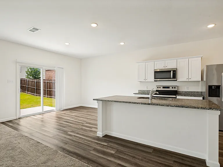 1702 Marquette Dr — Photo 3