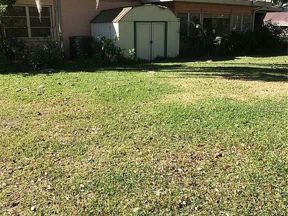 5th image of 916 Lakeshore Dr