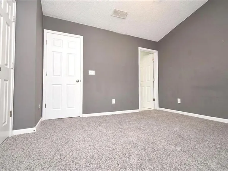 233 Buckland Dr — Photo 17