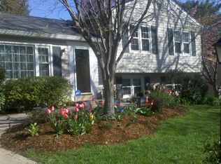 9520 Blackburn Dr, Burke, VA 22015