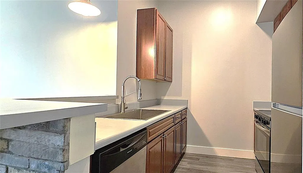 1 bed, 1.0 bath, $1,650 — Photo 4