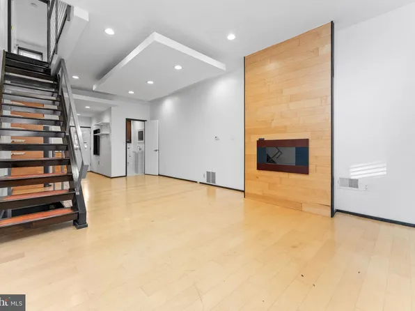 2641 Tulip St, Philadelphia, PA 19125