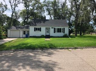 209 4th Ave NW, Clark, SD 57225