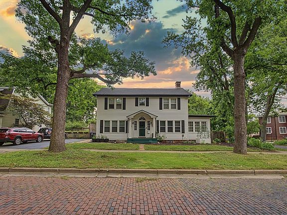 2nd image of 802 W Indiana Ave