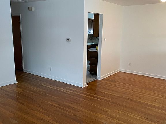 3rd image of 309 S Laburnum Ave