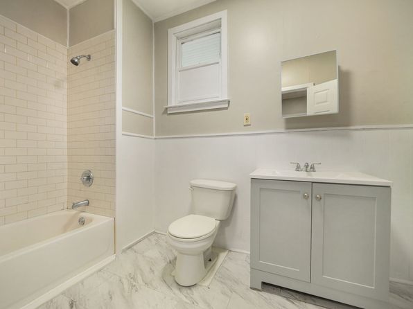 44 Center St #4