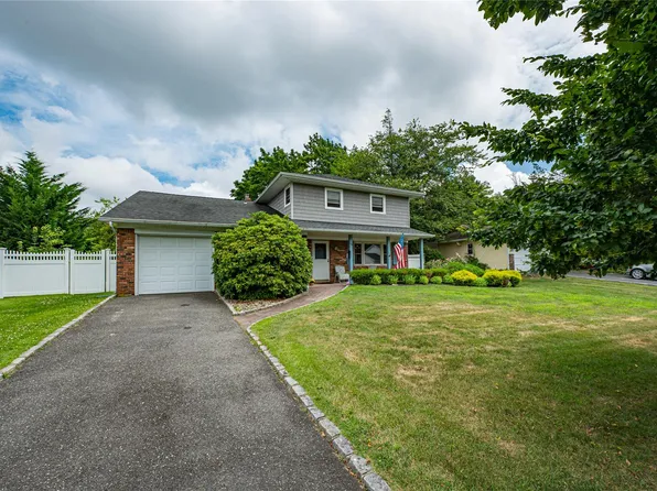 145 Fifty Acre Road S, Smithtown, NY 11787