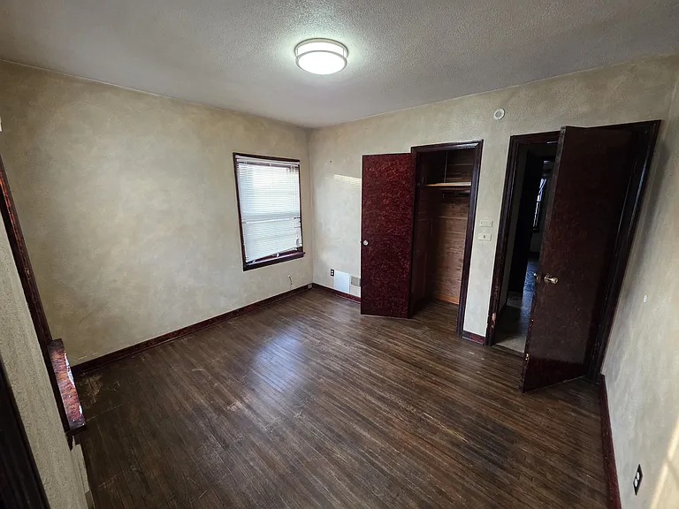 807 W Meadows Pl — Photo 10