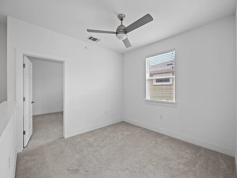 2222 Simond Ave #E — Photo 19