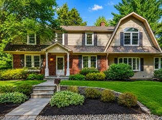 1 Warwick Rd, Mountain Lakes Boro, NJ 07046