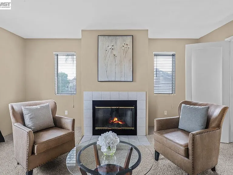 828 Hollowbrook Dr — Photo 17