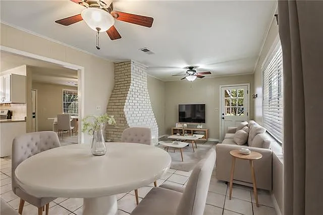 3 bed, 2.0 bath, 1618 sqft, $1,595 — Photo 4