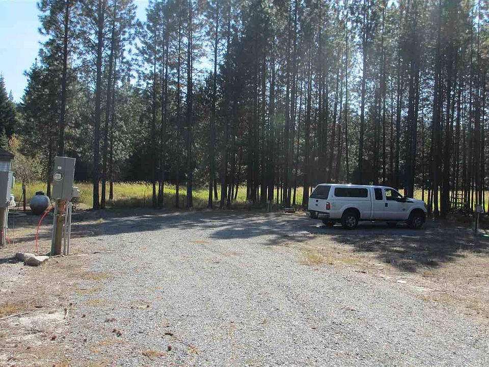 2nd image of 817 Levitch Rd