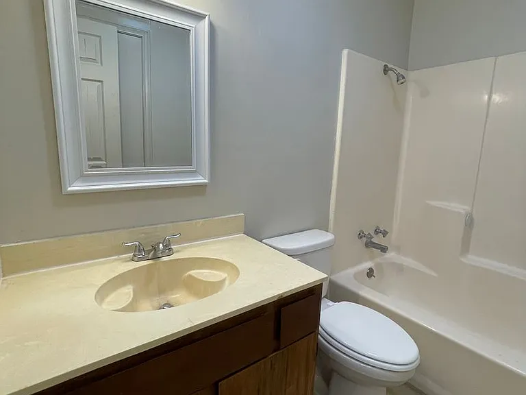 202 Cantal Dr — Photo 4