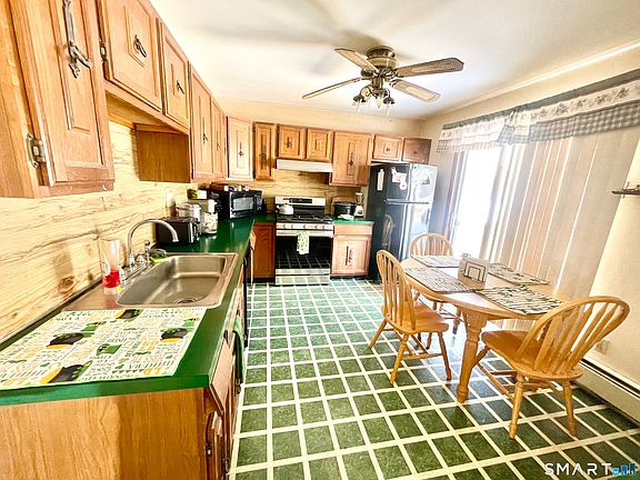 4th image of 77 Meadow Lark Road