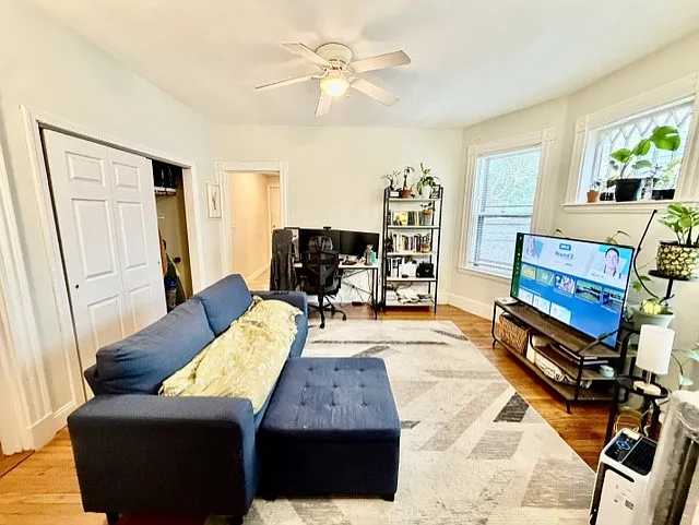1 bed, 9999 sqft, $2,550 — Photo 3