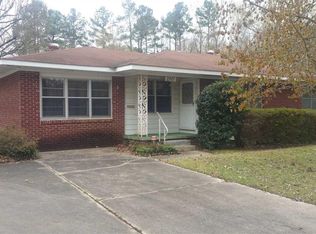 2921 Edgewood Dr, Pine Bluff, AR 71603