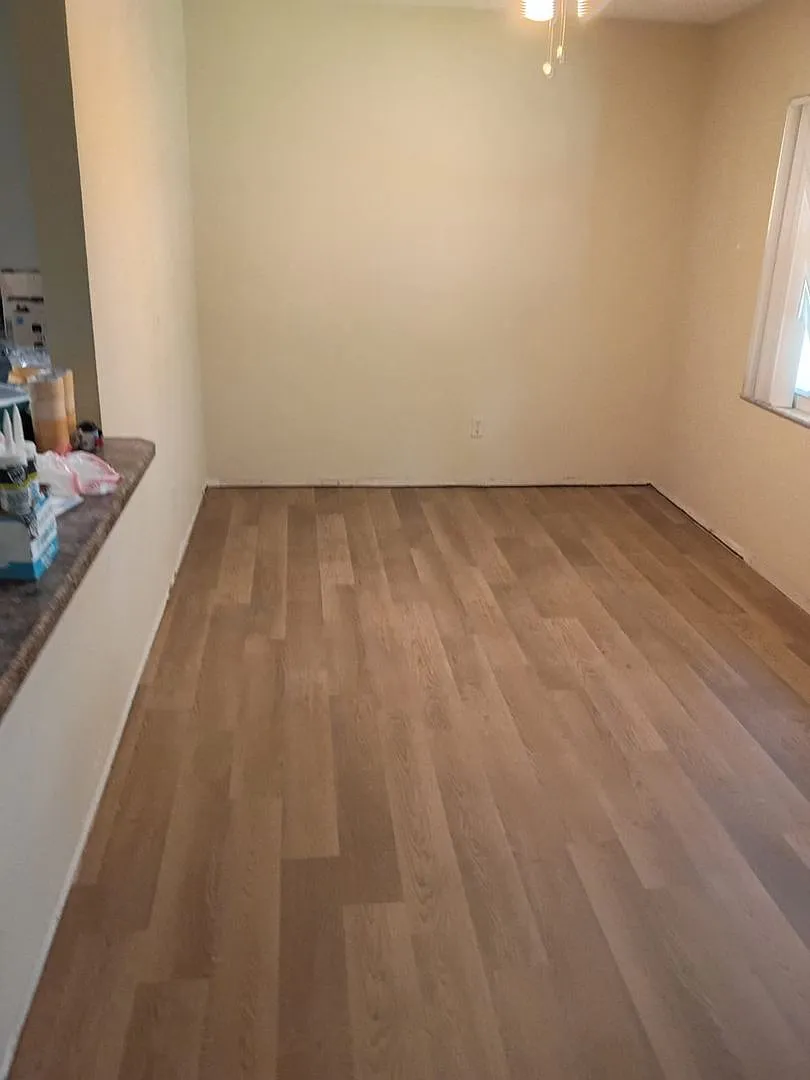 Hawthorne Village Condo- Unit 7 — Photo 3