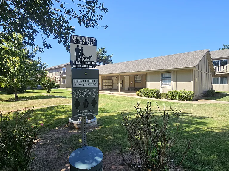 Parkridge Apartments — Photo 8