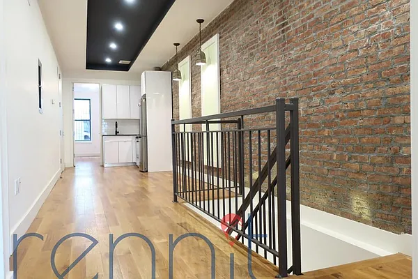Rented by Rennit Inc. | media 21