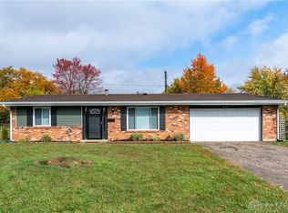 901 Davis Cir, Englewood, OH 45322