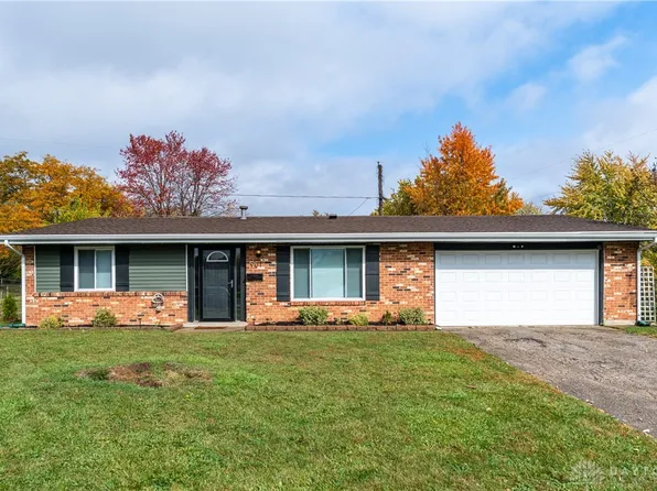 901 Davis Cir, Englewood, OH 45322