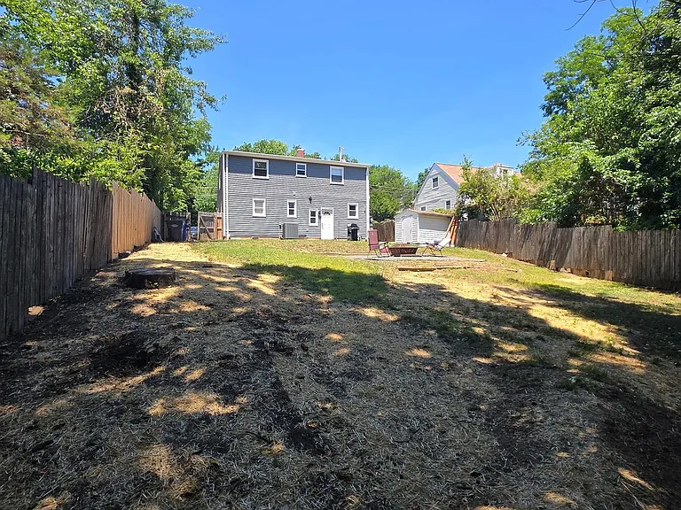 2306 Fort Dr — Photo 16