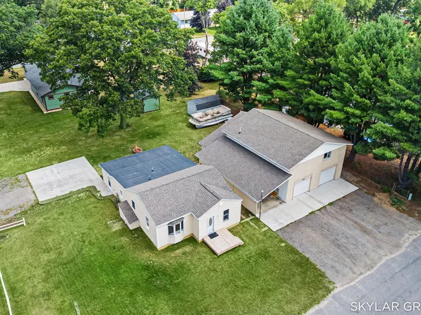 5690/5694 Olsen Ave, Muskegon, MI 49442