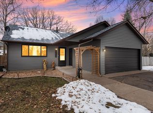 39408 Oak Ridge Dr, North Branch, MN 55056