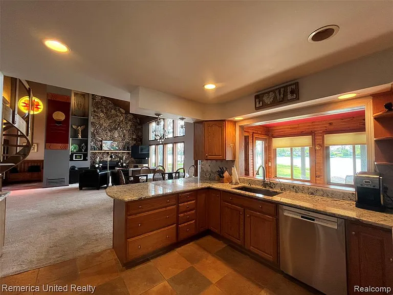 4533 Horseshoe Dr — Photo 11