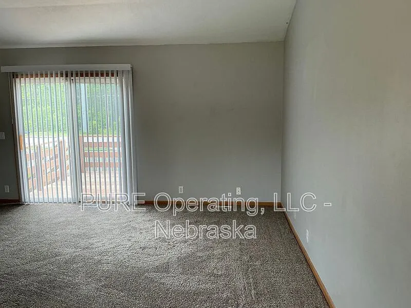 3 bed, 1.5 bath, 1457 sqft, $2,140 — Photo 4