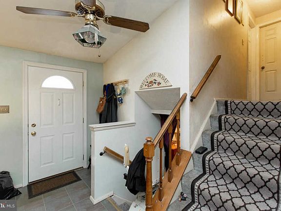 3rd image of 9325 Kenbrooke Ct
