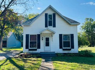 671 2nd St, Omaha, IL 62871