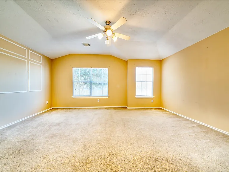 2831 Hackamore Hollow Ln — Photo 25