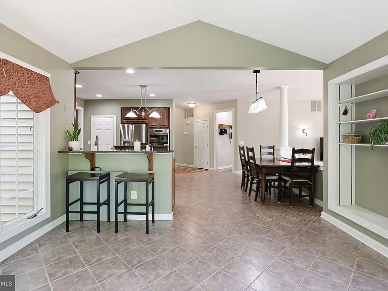 5767 Bush Hill Dr — Photo 23