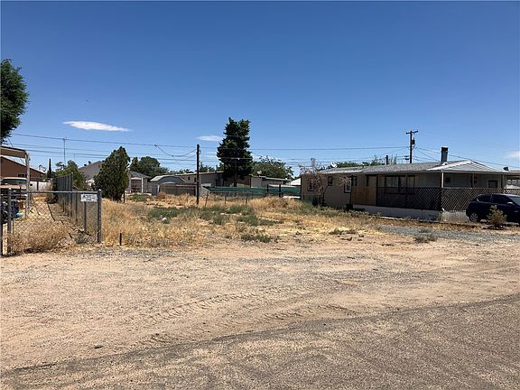 2nd image of 3147 E Leroy Avenue