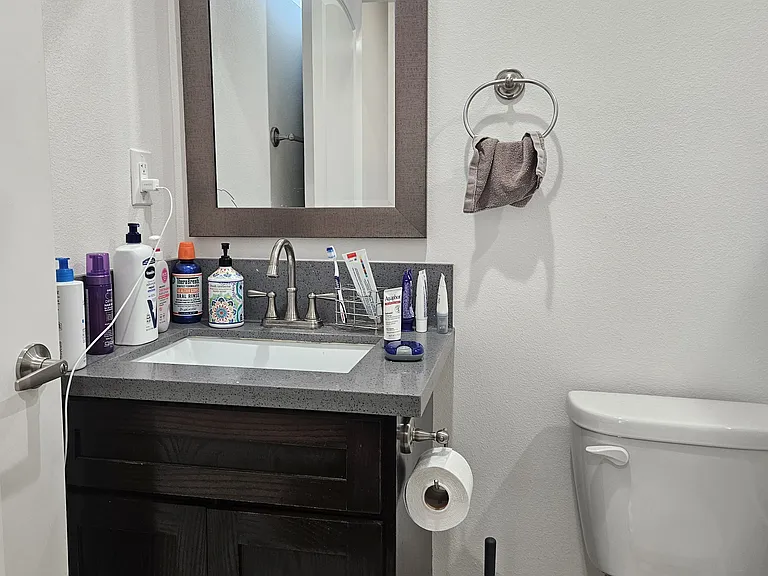 3519 S Budlong Ave #3519 — Photo 7