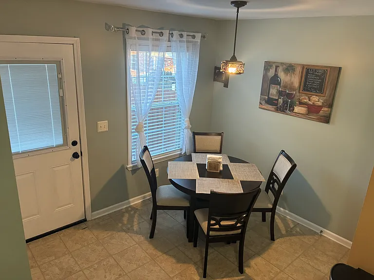 284 Raleigh Dr #G — Photo 11