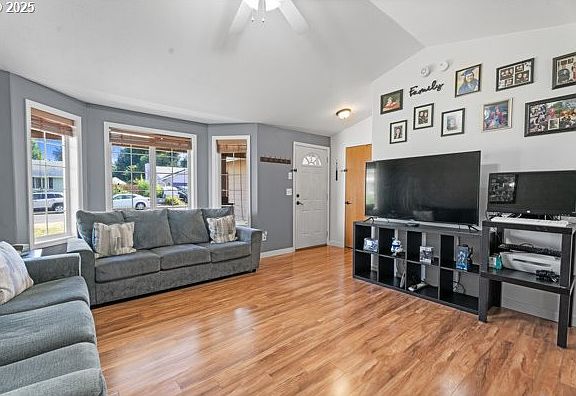 5th image of 10514 NE 96th St
