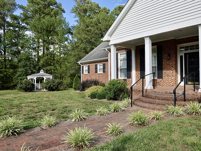 4036 Jaback Dr — Photo 4