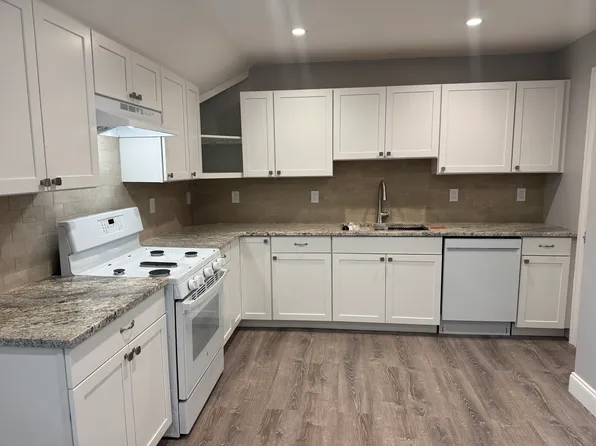 (undisclosed Address), Miller Place, NY 11764