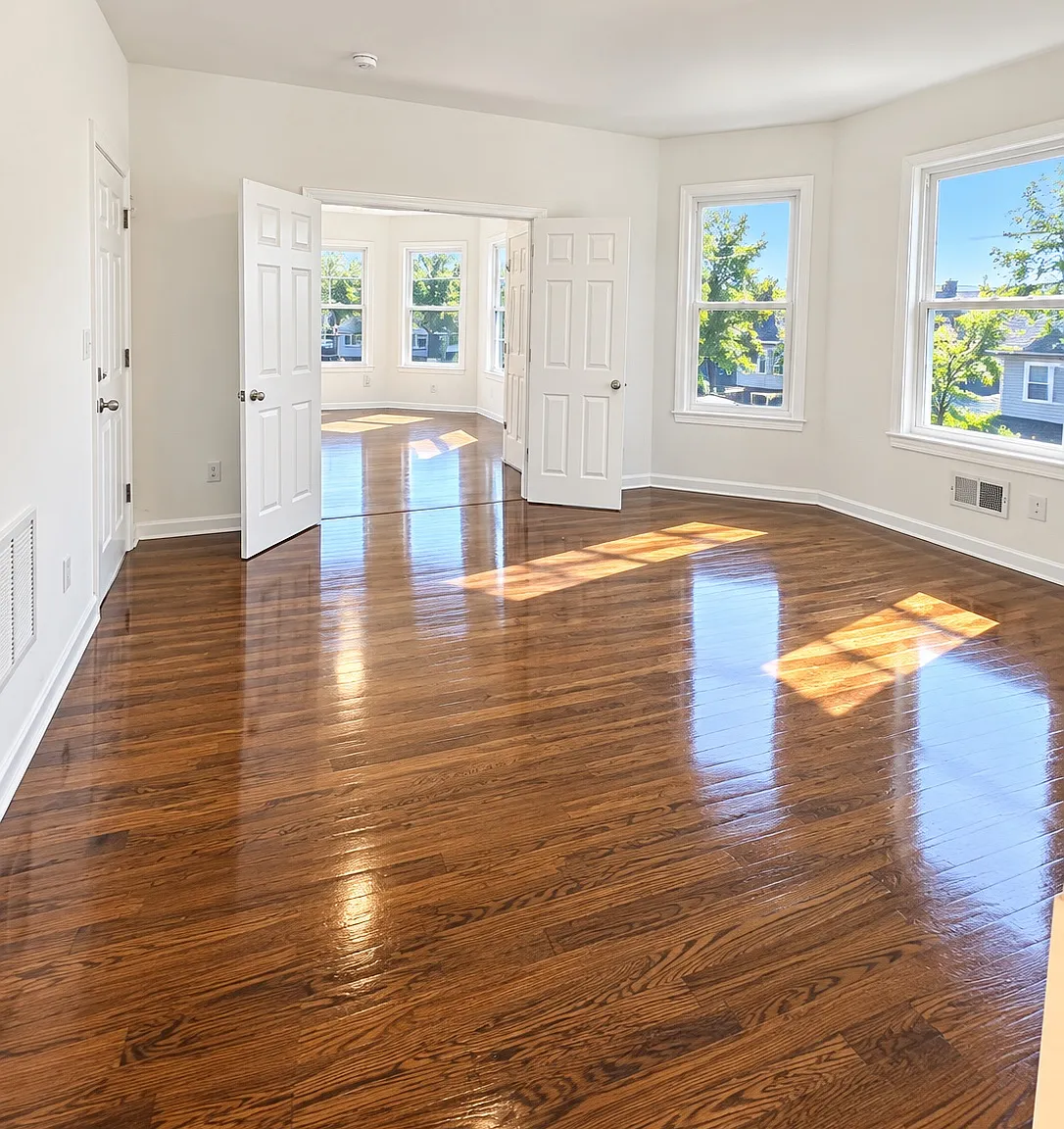 3 bed, 1100 sqft, $2,200 — Photo 2