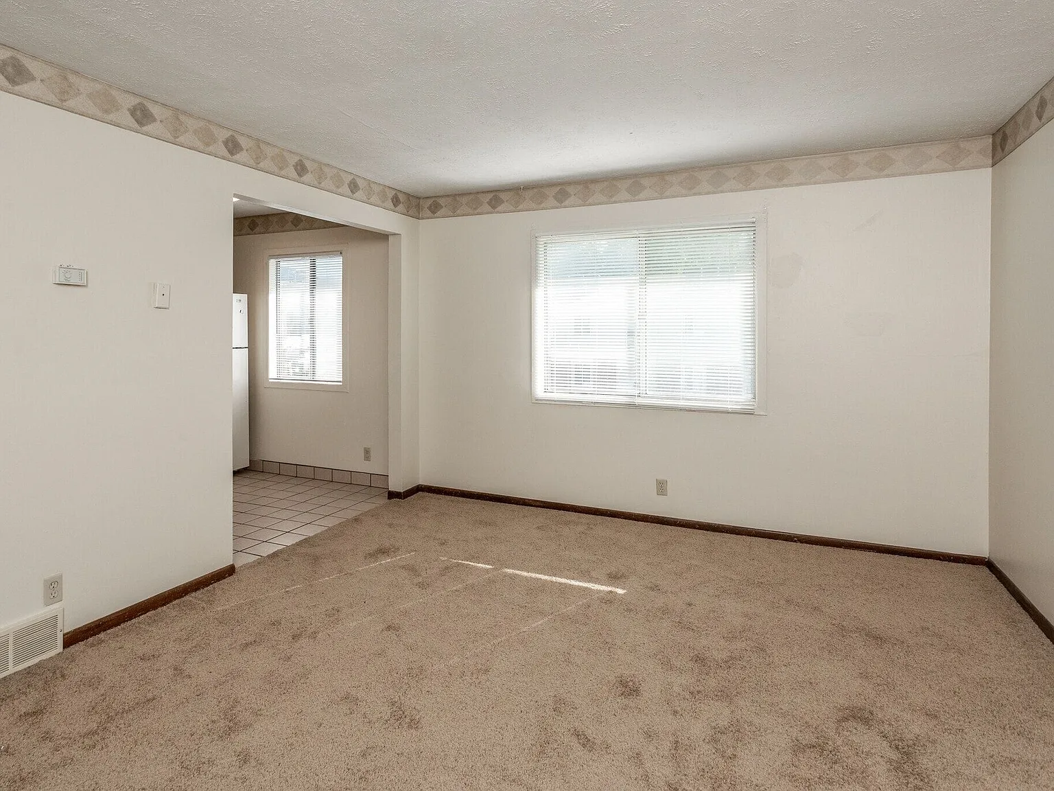 Nottingham Court Apartments — Photo 3
